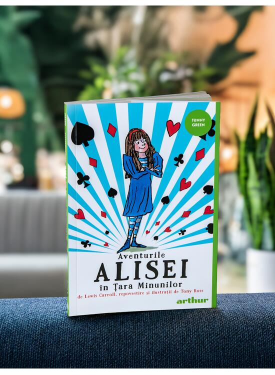 Aventurile Alisei în Țara Minunilor | paperback - gallery big 3