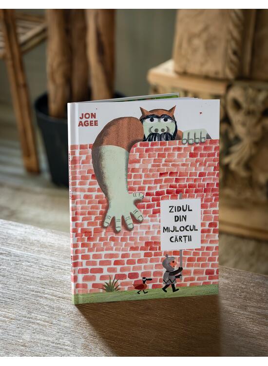 Zidul din mijlocul cărții - gallery big 3