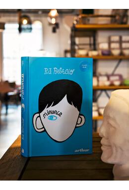 Pachet Minunea R.J. Palacio (romanul și albumul ilustrat)