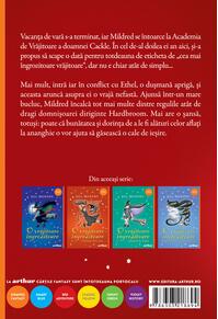 O vrăjitoare îngrozitoare și o vrajă nefastă #3 | paperback