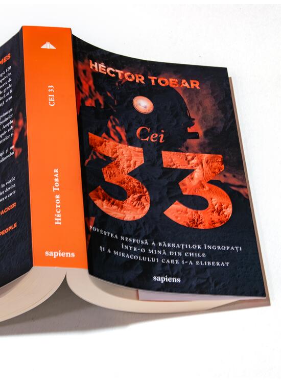 Copertă produs Cei 33. Povestea nespusă a bărbaților îngropați într-o mină din Chile - gallery big 3