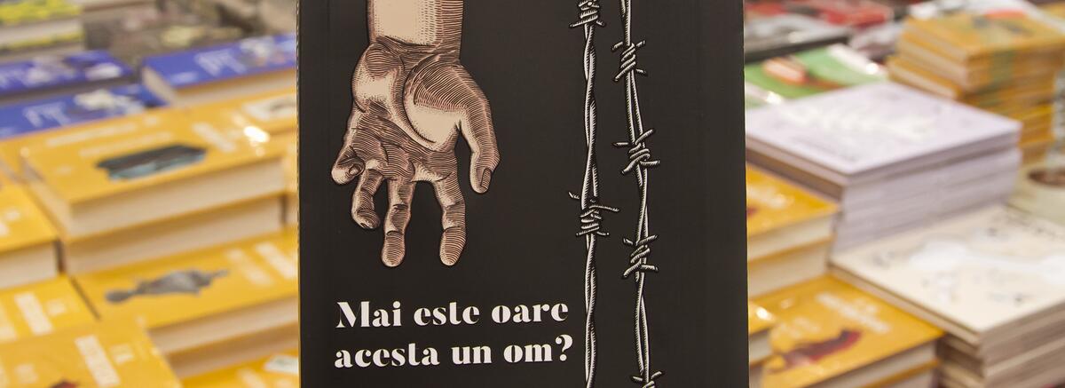 Istoria necesară a unui supraviețuitor din iadul construit de oameni