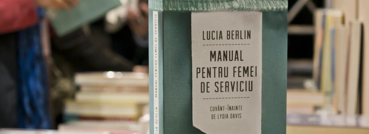 &bdquo;Manual pentru femei de serviciu&rdquo;: o transformare, nu o deformare a adevărului