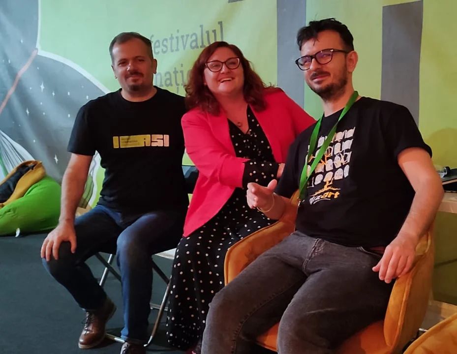 Andrei Zbîrnea, moderator la Noaptea Albă a Poeziei de la FILIT alături de Miruna Vlada și Radu Vancu